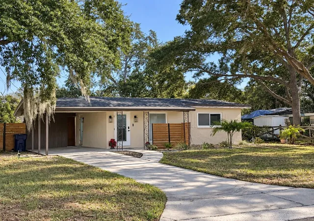 Photo 2 of Single family home for sale at 405 Manor Blvd, Palm Harbor, FL 34683 | MLS# TB8558391 | Listing updated on 2026-10-23