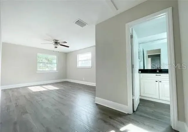 Photo 4 of Single family home for sale at 2506 Paradise Cir, Kissimmee, FL 34741 | MLS# O6450151 | Listing updated on 2026-10-20
