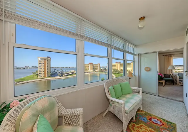 Photo 4 of Condo for sale at 4575 Cove Cir #709, Saint Petersburg, FL 33708 | MLS# TB8558398 | Listing updated on 2026-10-17