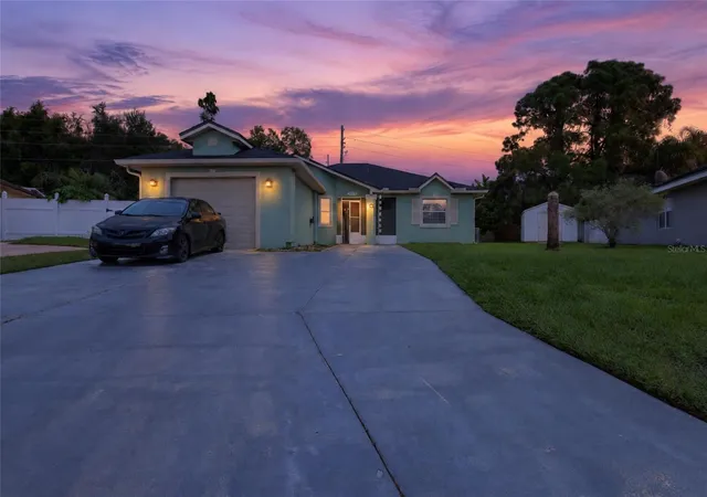 Single family home for sale at 114 Sunwood Ct, KISSIMMEE, FL 34743 | MLS# G5119121