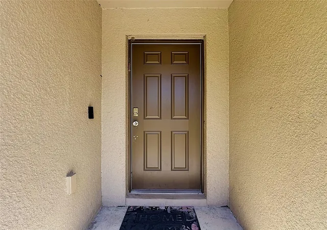 Photo 2 of Single family home for sale at 536 Bristol Cir, Kissimmee, FL 34758 | MLS# S5159587 | Listing updated on 2026-10-21