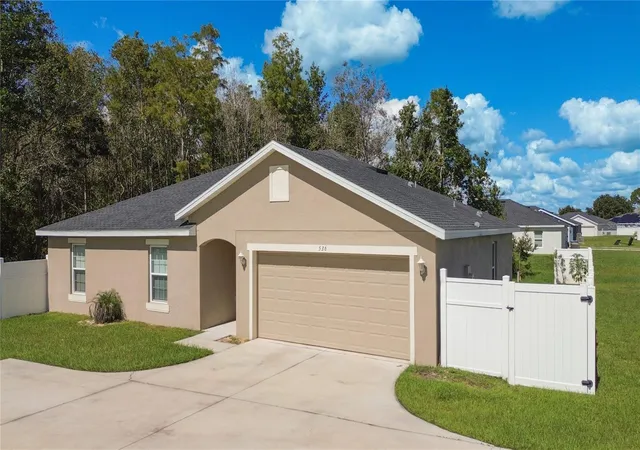 Photo 3 of Single family home for sale at 536 Bristol Cir, Kissimmee, FL 34758 | MLS# S5159587 | Listing updated on 2026-10-21
