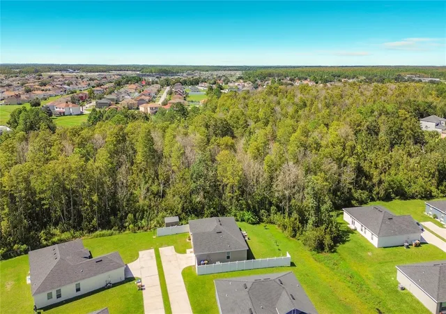 Photo 4 of Single family home for sale at 536 Bristol Cir, Kissimmee, FL 34758 | MLS# S5159587 | Listing updated on 2026-10-21