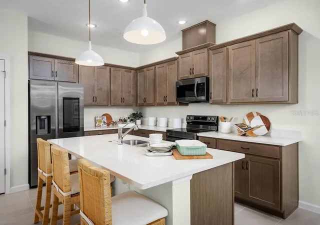 Photo 1 of Single family home for sale at 325 Fox Ridge Dr, Groveland, FL 34736 | MLS# O6450160 | Listing updated on 2026-10-21