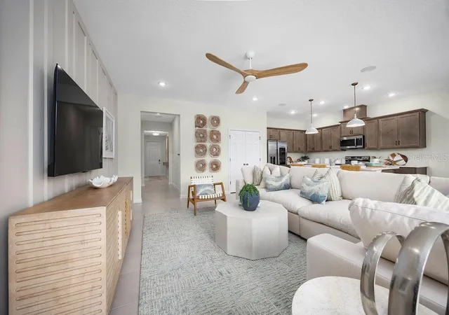 Photo 3 of Single family home for sale at 325 Fox Ridge Dr, Groveland, FL 34736 | MLS# O6450160 | Listing updated on 2026-10-21