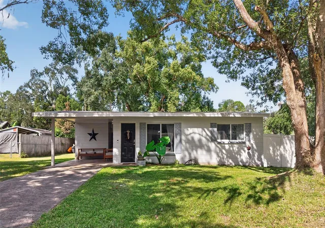 Photo 1 of Single family home for sale at 210 Peak Dr, Brooksville, FL 34601 | MLS# TB8558408 | Listing updated on 2026-10-23