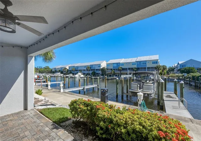 Photo 3 of Townhouse for sale at 6072 Moorings Dr S, Saint Petersburg, FL 33712 | MLS# TB8558410 | Listing updated on 2026-10-22