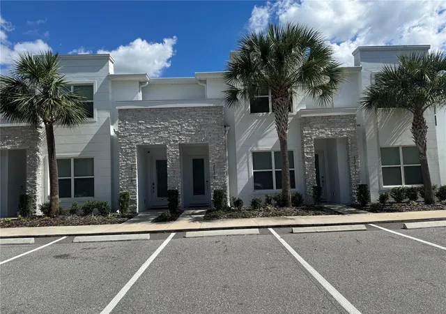 Photo 3 of Townhouse for sale at 17114 Blessing Dr, Clermont, FL 34714 | MLS# L4965811 | Listing updated on 2026-10-17