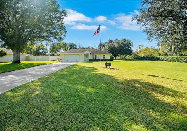 Single family home for sale at 36541 Ml View Rd, FRUITLAND PARK, FL 34731 | MLS# G5119125