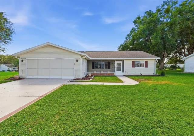 Single family home for sale at 9892 SE 177th Lane, SUMMERFIELD, FL 34491 | MLS# G5119126