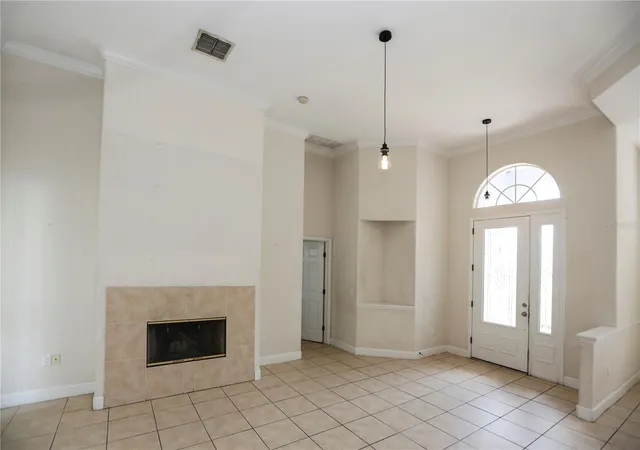 Photo 4 of Single family home for sale at 6829 Bushnell Dr, Lakeland, FL 33813 | MLS# L4965812 | Listing updated on 2026-10-18