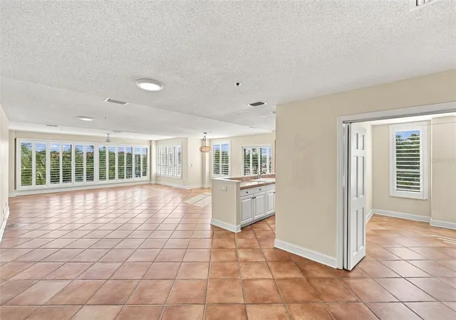 Photo 3 of Condo for sale at 1 Barbados Ave #2D, Tampa, FL 33606 | MLS# TB8558419 | Listing updated on 2026-10-20
