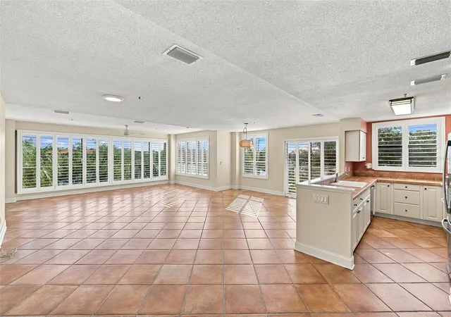Photo 4 of Condo for sale at 1 Barbados Ave #2D, Tampa, FL 33606 | MLS# TB8558419 | Listing updated on 2026-10-20