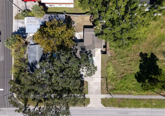 Photo 2 of Single family home for sale at 2927 62nd Avenue N, Saint Petersburg, FL 33702 | MLS# TB8558424 | Listing updated on 2026-10-17
