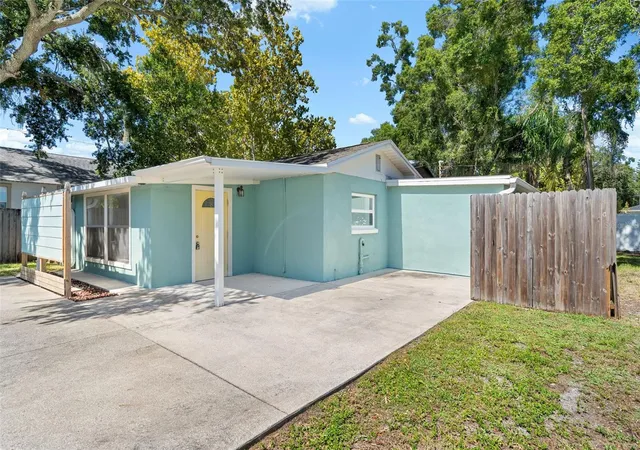 Photo 4 of Single family home for sale at 2927 62nd Avenue N, Saint Petersburg, FL 33702 | MLS# TB8558424 | Listing updated on 2026-10-17
