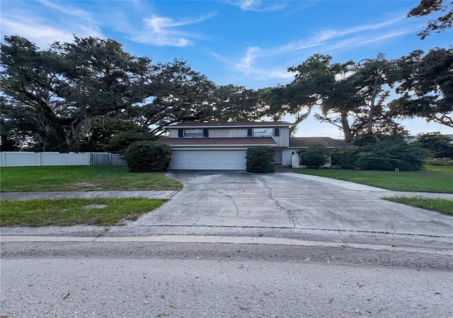 Single family home for sale at 14714 Oak Vine Dr, LUTZ, FL 33559 | MLS# TB8558426