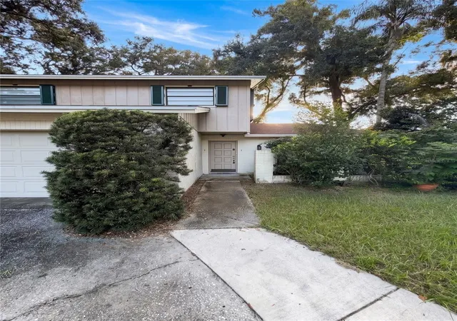 Photo 3 of Single family home for sale at 14714 Oak Vine Dr, Lutz, FL 33559 | MLS# TB8558426 | Listing updated on 2026-10-17