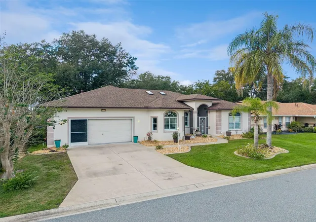 Photo 2 of Single family home for sale at 21113 Edinborough Pl, Leesburg, FL 34748 | MLS# G5119128 | Listing updated on 2026-10-20