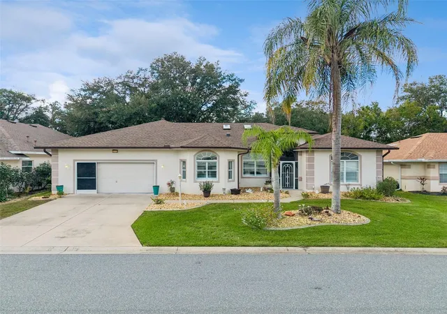 Photo 3 of Single family home for sale at 21113 Edinborough Pl, Leesburg, FL 34748 | MLS# G5119128 | Listing updated on 2026-10-20