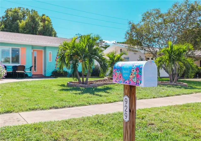 Photo 2 of Single family home for sale at 929 Santa Monica Dr, Dunedin, FL 34698 | MLS# TB8558433 | Listing updated on 2026-10-21