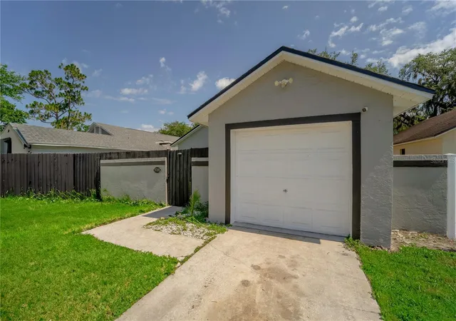 Photo 2 of Single family home for sale at 9785 Piney Point Cir, Orlando, FL 32825 | MLS# O6450191 | Listing updated on 2026-10-22