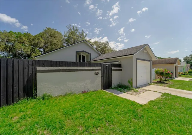 Photo 3 of Single family home for sale at 9785 Piney Point Cir, Orlando, FL 32825 | MLS# O6450191 | Listing updated on 2026-10-22