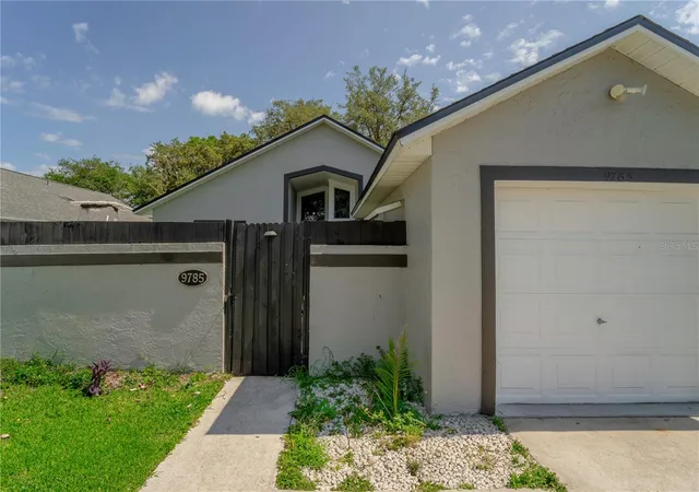 Photo 4 of Single family home for sale at 9785 Piney Point Cir, Orlando, FL 32825 | MLS# O6450191 | Listing updated on 2026-10-22