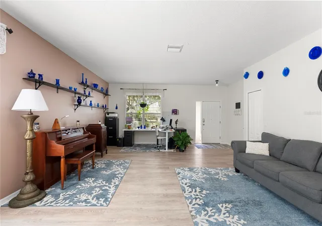 Photo 2 of Single family home for sale at 8121 Brinegar Cir, Tampa, FL 33647 | MLS# TB8558444 | Listing updated on 2026-10-27