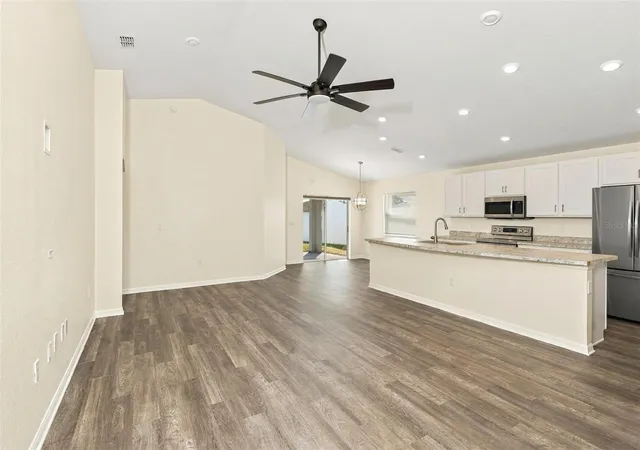 Photo 4 of Single family home for sale at 2021 Harvest Landing Cir, Lakeland, FL 33810 | MLS# TB8558451 | Listing updated on 2026-10-24