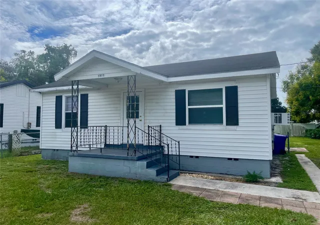Photo 1 of Single family home for sale at 1811 E Main St, Lakeland, FL 33801 | MLS# L4965816 | Listing updated on 2026-10-16