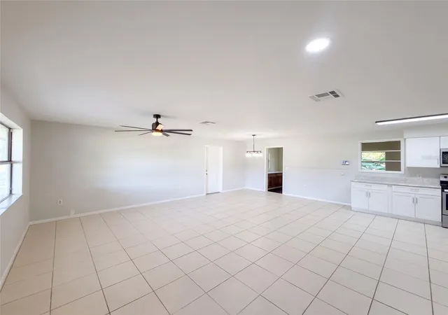 Photo 2 of Single family home for sale at 425 W Daughtery Rd, Lakeland, FL 33809 | MLS# O6450201 | Listing updated on 2026-10-23