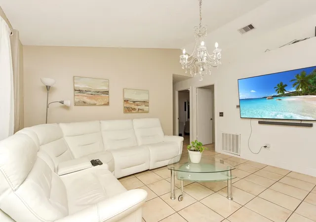 Photo 3 of Single family home for sale at 1118 43rd Street, Orlando, FL 32839 | MLS# S5159604 | Listing updated on 2026-10-20