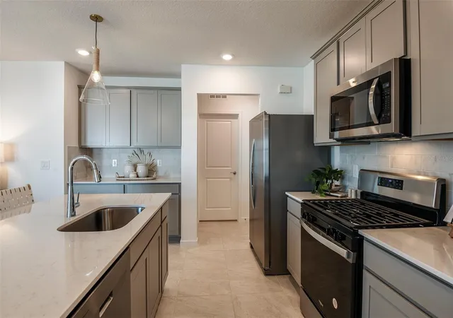 Photo 3 of Single family home for sale at 7918 Palm Paradise Pl, Parrish, FL 34219 | MLS# TB8558460 | Listing updated on 2026-10-16