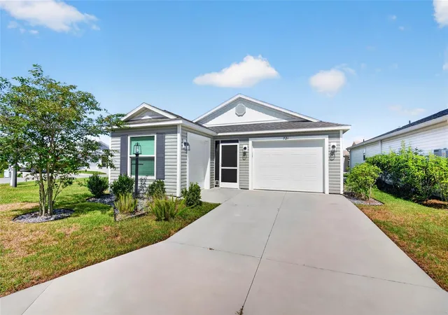 Single family home for sale at 721 Joseph Way, Okahumpka, FL 34762 | MLS# FC322139