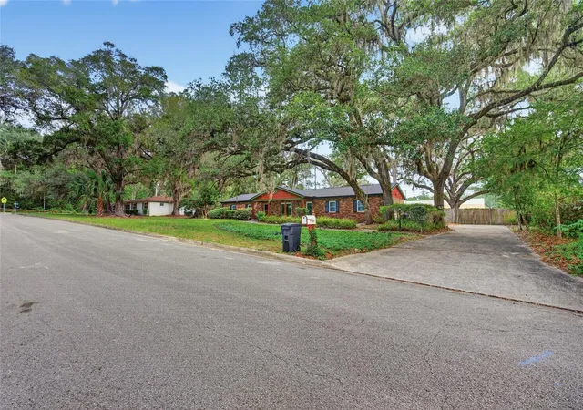 Photo 3 of Single family home for sale at 1944 SW 48th Avenue, Gainesville, FL 32608 | MLS# O6450208 | Listing updated on 2026-10-22