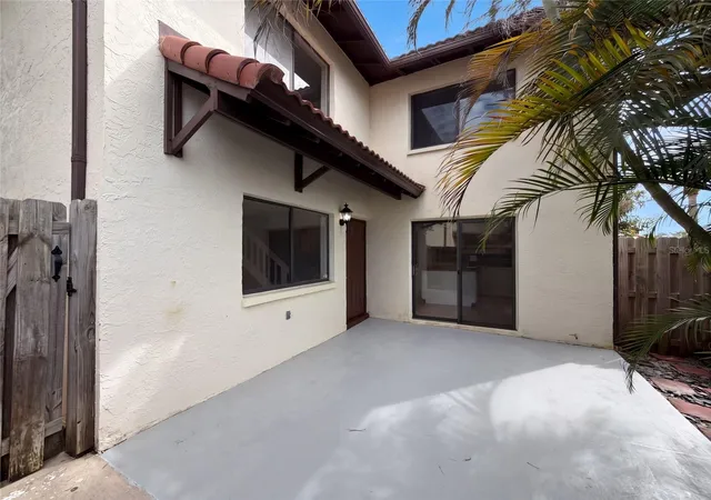 Townhouse for sale at 3293 Sand Ct, MELBOURNE BEACH, FL 32951 | MLS# O6450220
