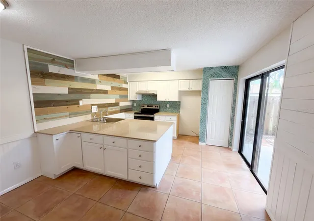 Photo 1 of Townhouse for sale at 3293 Sand Ct, Melbourne Beach, FL 32951 | MLS# O6450220 | Listing updated on 2026-10-23