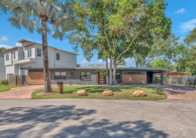 Photo 1 of Single family home for sale at 3003 W Meadow St, Tampa, FL 33611 | MLS# TB8558475 | Listing updated on 2026-10-27