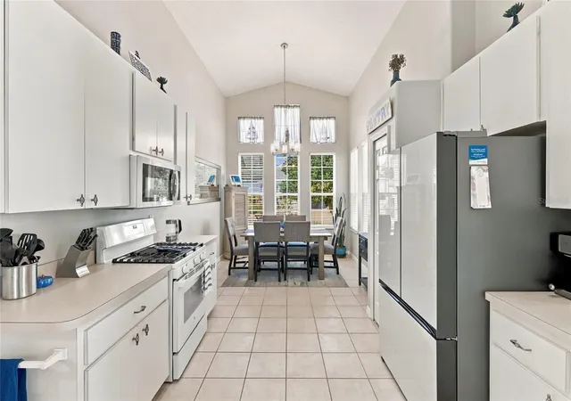 Photo 2 of Single family home for sale at 5604 Gulf Strm St, Tavares, FL 32778 | MLS# O6450222 | Listing updated on 2026-10-27