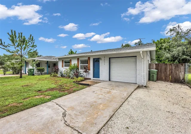 Photo 2 of Single family home for sale at 2211 21st Street W, Bradenton, FL 34205 | MLS# A4709719 | Listing updated on 2026-10-20