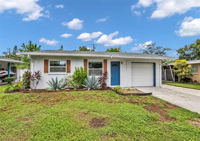 Photo 4 of Single family home for sale at 2211 21st Street W, Bradenton, FL 34205 | MLS# A4709719 | Listing updated on 2026-10-20