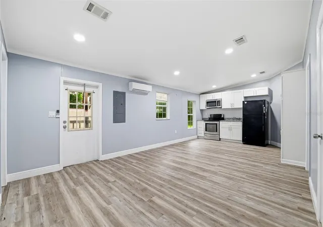 Photo 2 of Manufactured home for sale at 12319 Memorial Hwy, Tampa, FL 33635 | MLS# TB8558484 | Listing updated on 2026-10-16