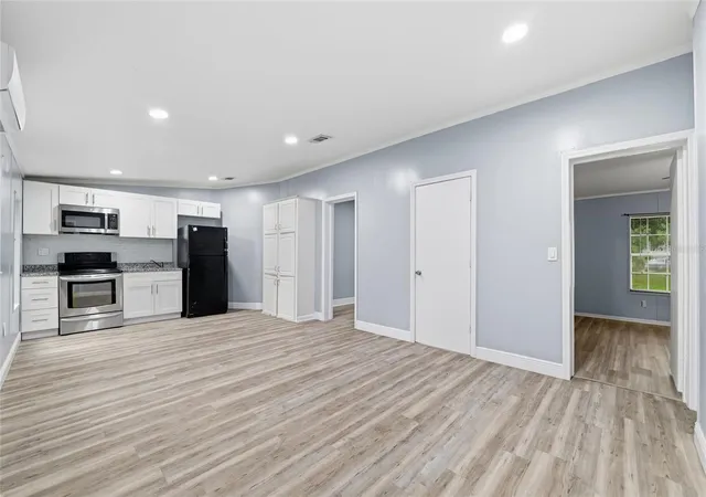 Photo 4 of Manufactured home for sale at 12319 Memorial Hwy, Tampa, FL 33635 | MLS# TB8558484 | Listing updated on 2026-10-16