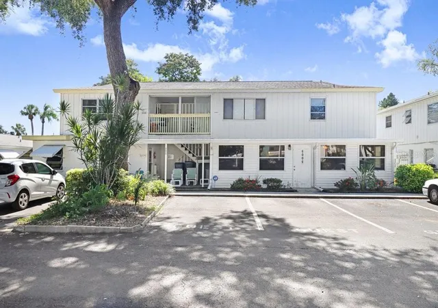 Photo 4 of Condo for sale at 6006 Lilli Way, Bradenton, FL 34207 | MLS# TB8558487 | Listing updated on 2026-10-30