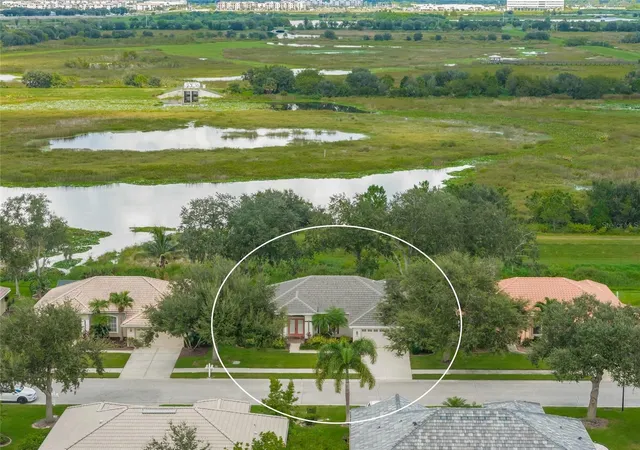 Photo 2 of Single family home for sale at 6704 Deering Cir, Sarasota, FL 34240 | MLS# A4709725 | Listing updated on 2026-10-29