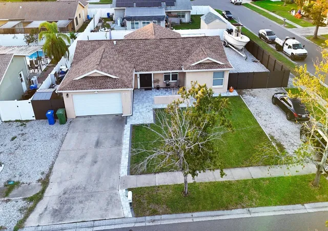 Photo 1 of Single family home for sale at 4004 Highland Ave W, Bradenton, FL 34205 | MLS# TB8558506 | Listing updated on 2026-10-29