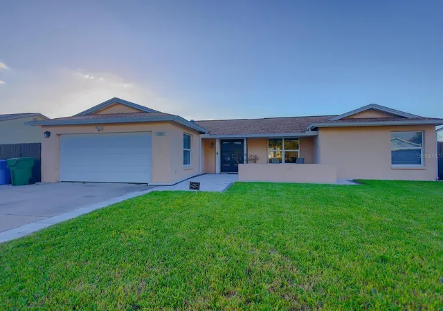 Photo 3 of Single family home for sale at 4004 Highland Ave W, Bradenton, FL 34205 | MLS# TB8558506 | Listing updated on 2026-10-29