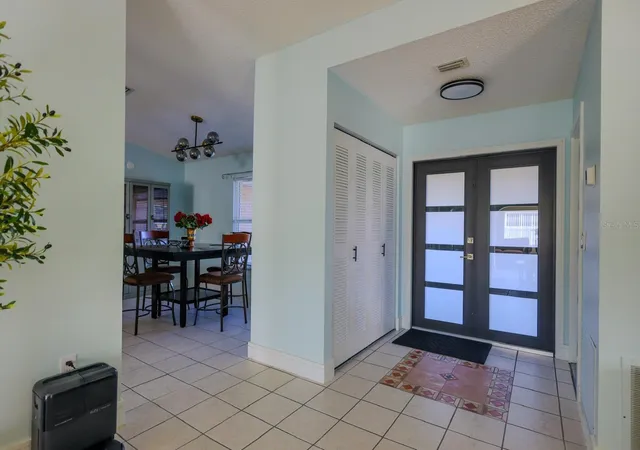 Photo 4 of Single family home for sale at 4004 Highland Ave W, Bradenton, FL 34205 | MLS# TB8558506 | Listing updated on 2026-10-29