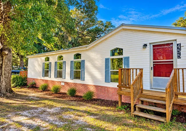Photo 2 of Manufactured home for sale at 455 NE 112th Avenue, Old Town, FL 32680 | MLS# O6450260 | Listing updated on 2026-10-22