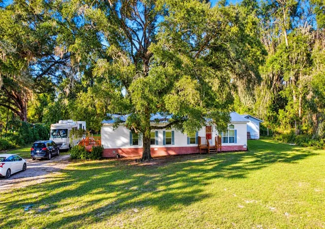 Photo 4 of Manufactured home for sale at 455 NE 112th Avenue, Old Town, FL 32680 | MLS# O6450260 | Listing updated on 2026-10-22
